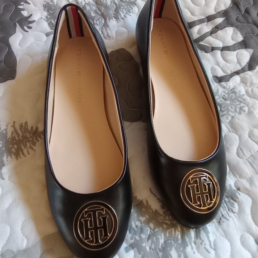 Tommy Hilfiger flats